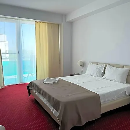 Laguna 3*
