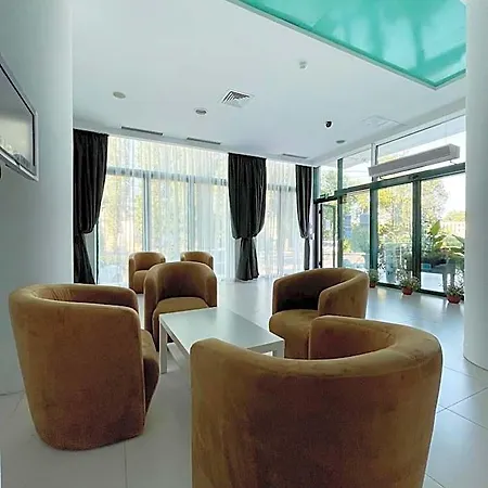Laguna 3*
