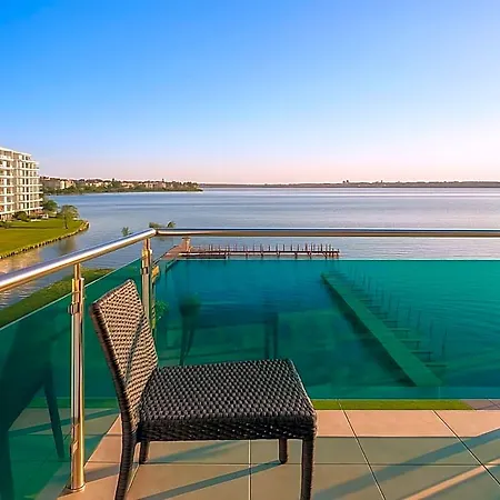 Laguna 3*